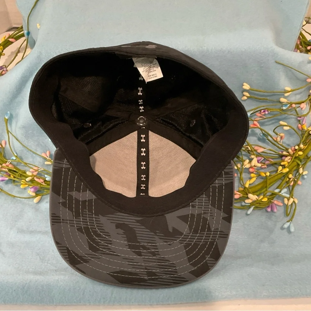 Under Armour Black‎ and Gray Cap